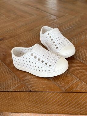Native White Jefferson Size 5